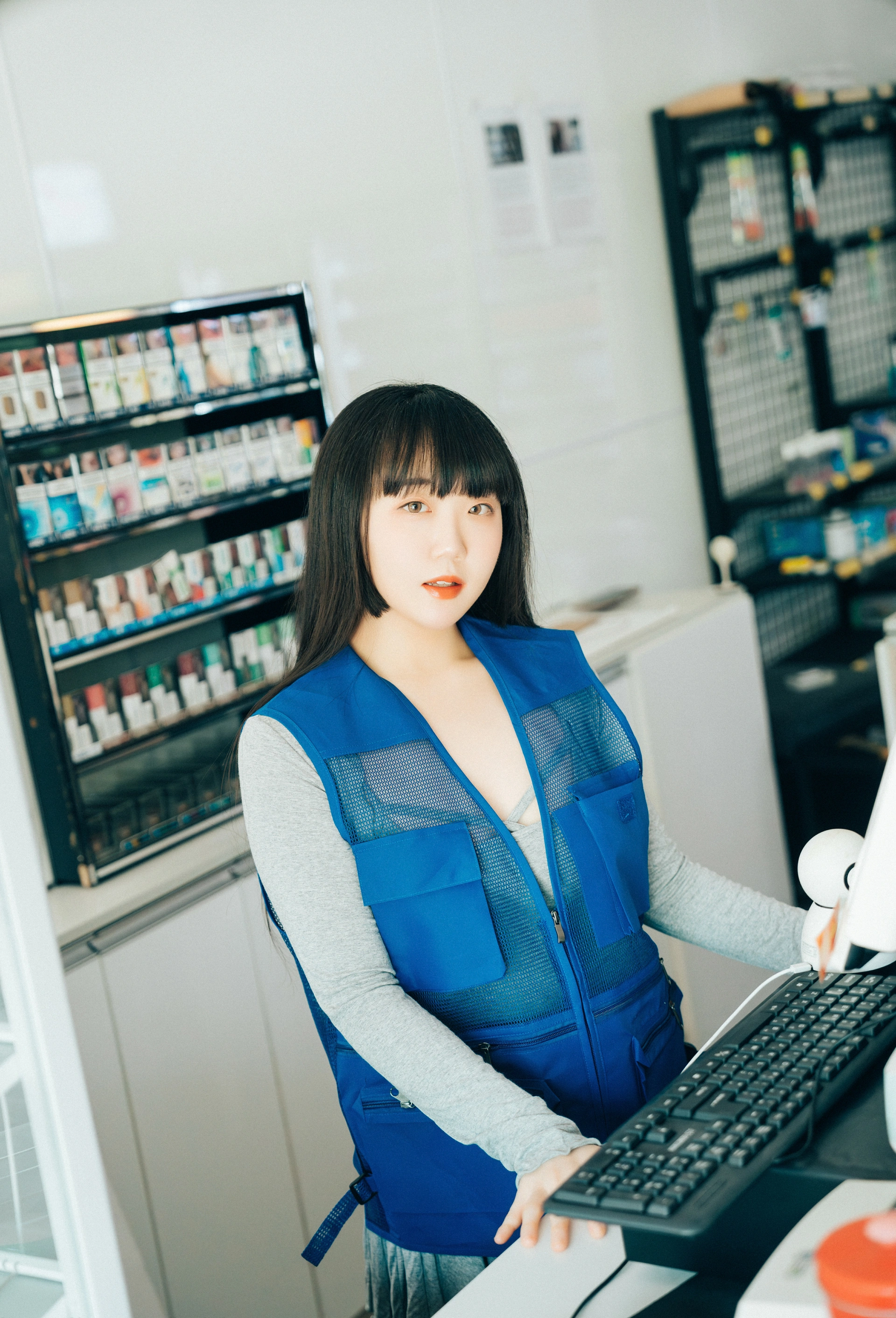 159.[Loozy] Doyeon - Convenience store sub 2